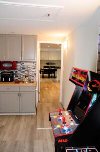Family room ramp to kitchen